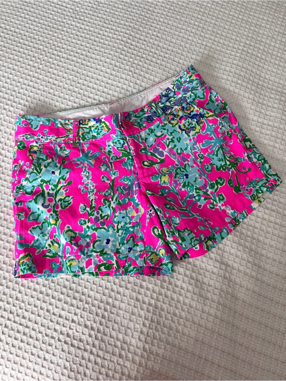 NWOT Lilly Pulitzer CALLAHAN shorts in the pop pink SOUTHERN CHARM print
